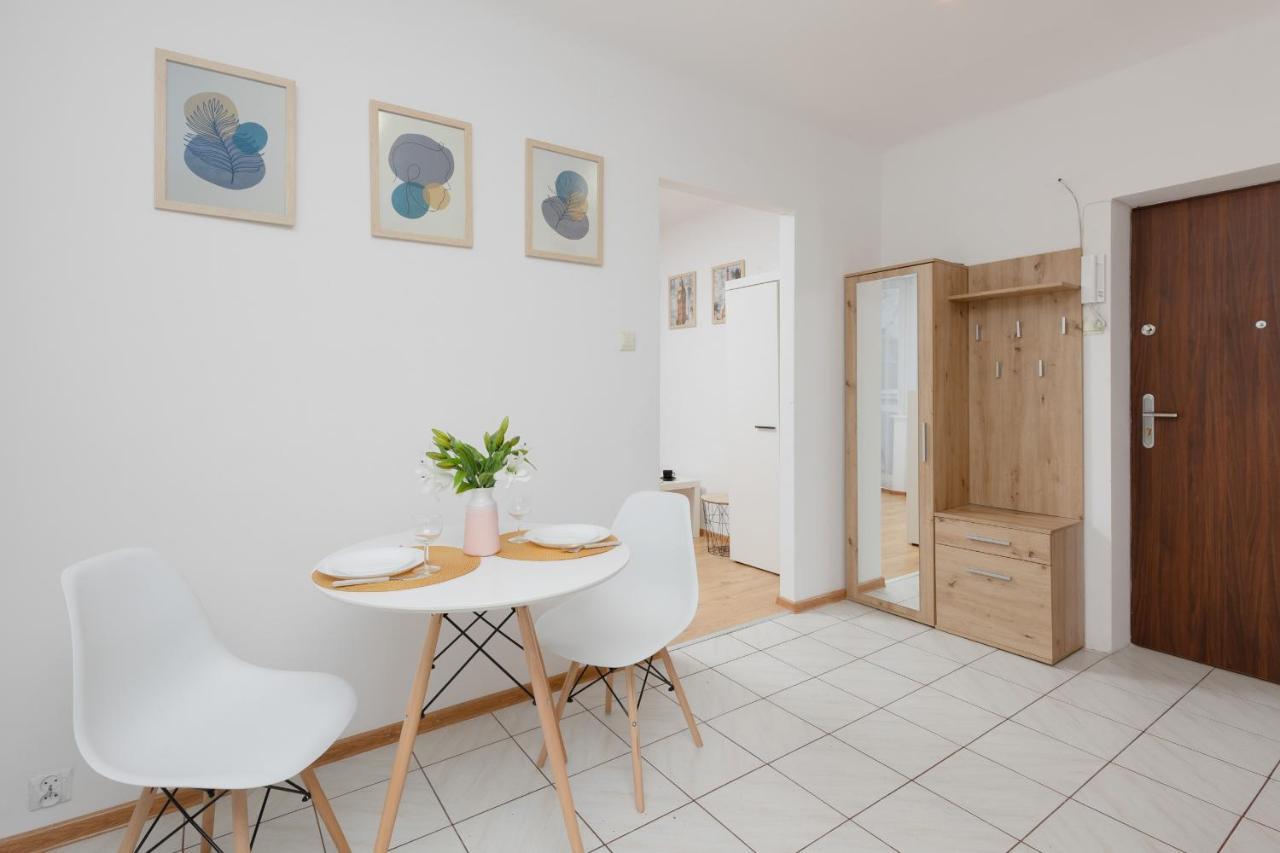 Warsaw Airport Studio Astronautow With Balcony By Renters Apartment Ngoại thất bức ảnh